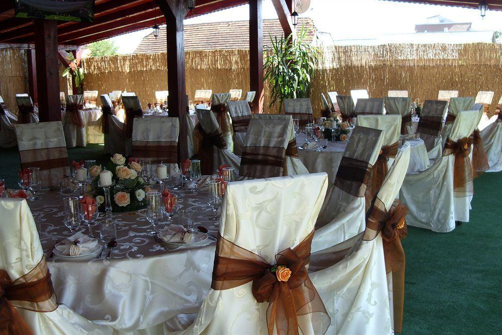 Anette Resort & Spa Covaci Bagian luar foto