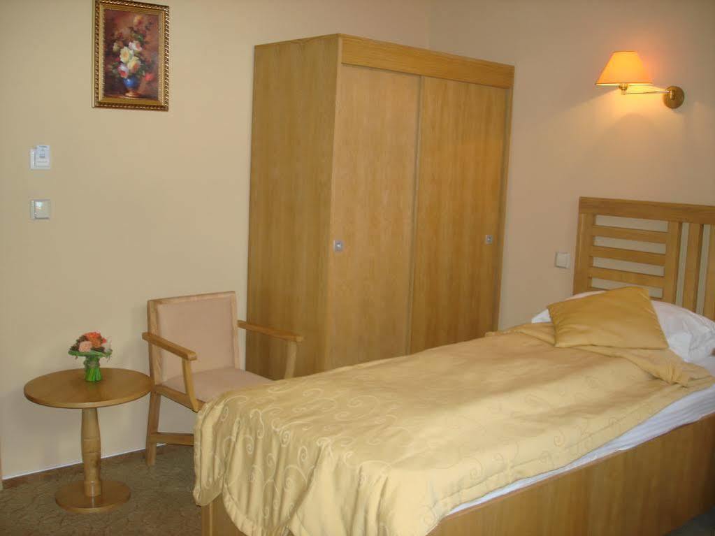 Anette Resort & Spa Covaci Bagian luar foto