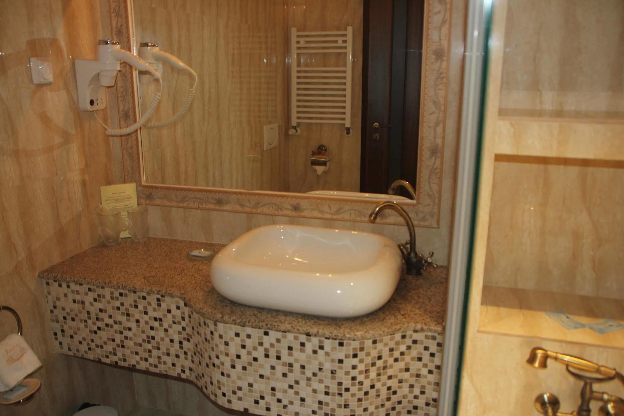 Anette Resort & Spa Covaci Bagian luar foto